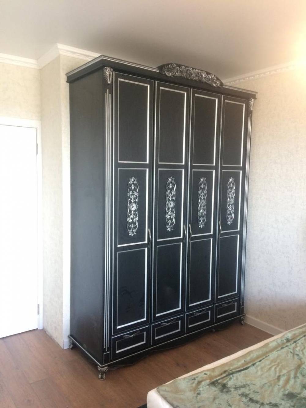 шкаф четырех створчатый , корпус ЛДСП, фасад МДФ шпон